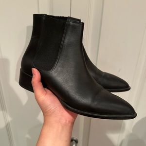 EUC Vince black leather booties